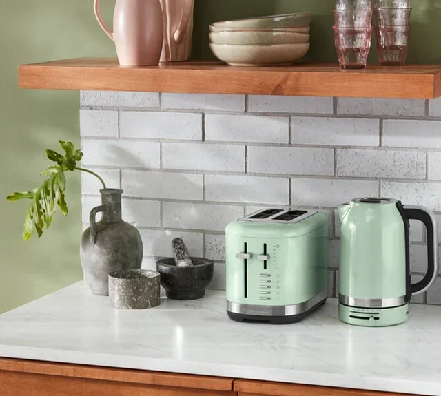 KitchenAid Breakfast Set - Kettle and Toaster in Pistachio Green