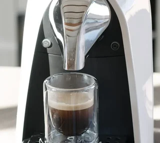 Kottea CK120W.NP - Macchina Caffè Compatibile Nespresso® Pro con 50 Capsule in Omaggio