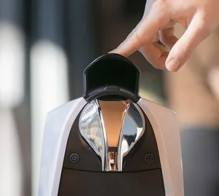 Kottea CK120W.NP - Macchina Caffè Compatibile Nespresso® Pro con 50 Capsule in Omaggio