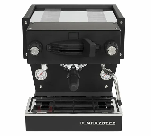 La Marzocco Linea Mini espressokone mustana digitaalisella näytöllä