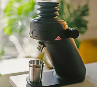 MAHLKONIG X64 SD черна кафемелачка за единична доза