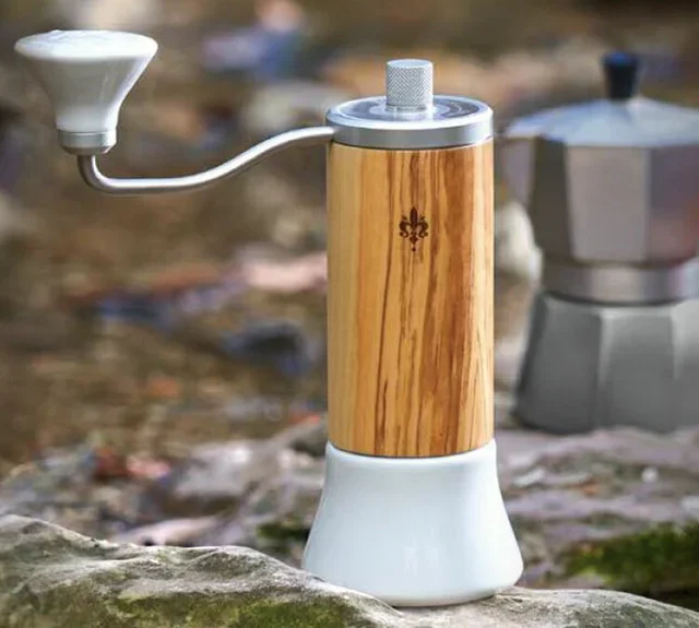 Handkoffiemolen EUREKA Baby Olive olijfhout