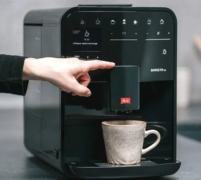 Melitta Barista SE F830-003 - Profesionalni Aparat za Kafu, Crni