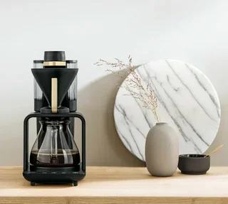 Cafeteira Elétrica Melitta ePour Preta e Dourada 1024-12 + Oferta