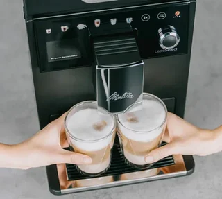 Macchina da Caffè Automatica MELITTA LatteSelect® 630-212 Nera