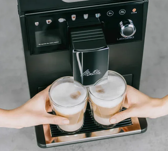 Macchina da Caffè Automatica MELITTA LatteSelect® 630-212 Nera