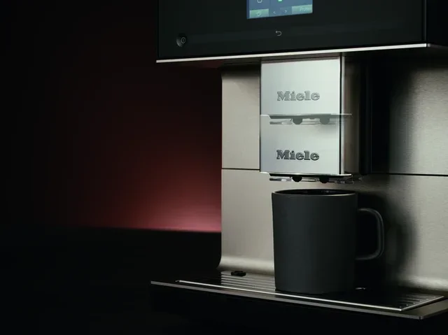 MIELE CM 7550 Черен