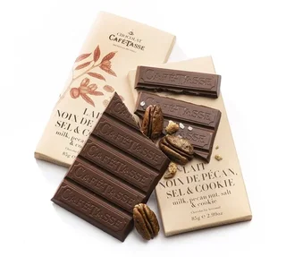 Milk Chocolate Bar with Pecans, Sea Salt, and Cookie Pieces - 85g - CAFÉ TASSE