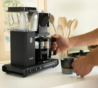Филтърна кафеварка Moccamaster KBG741 Select – черен мат, 1,25 л капацитет