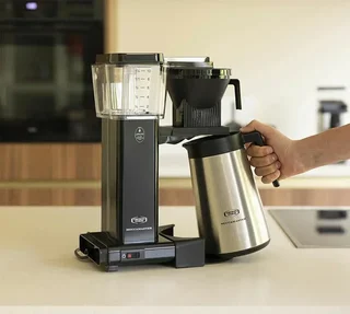 Moccamaster KBGT svart filterkaffetrakter med termokanne på 1,25 liter.