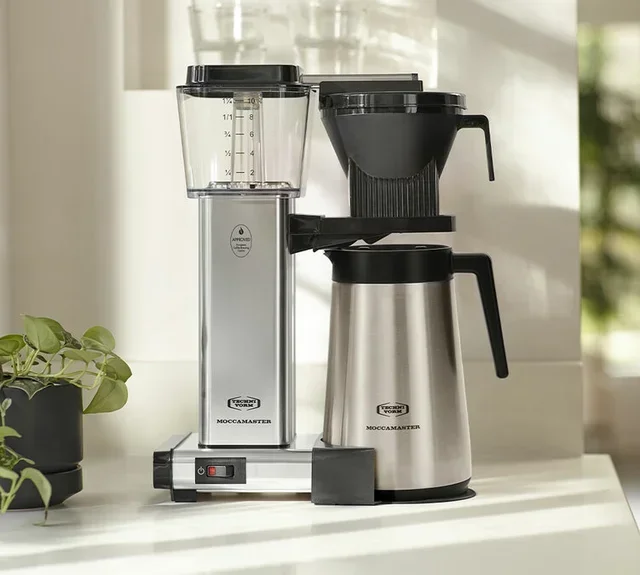 Moccamaster KBGT filterkaffetrakter i polert aluminium med termoskanne 1.25L