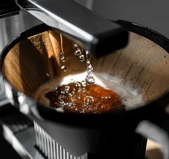 Pakke Filterkaffetrakter KBG 741 Select + Kaffekvern KM5 Matt Hvit - MOCCAMASTER