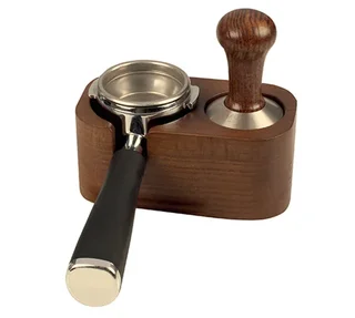 Station de tassage en bois Motta - 2 emplacements porte-filtre et tamper