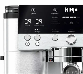 Máquina de espresso NINJA ES601EU com moedor integrado + Cold Brew