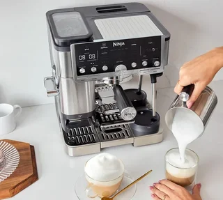 NINJA ES701EU Luxus-espressokone integroidulla tamperilla