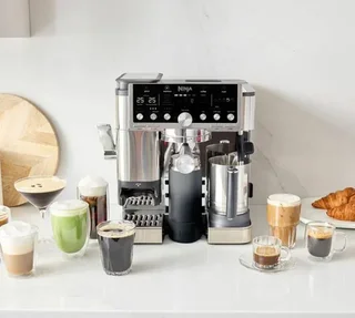 NINJA ES701EU Luxus-espressokone integroidulla tamperilla