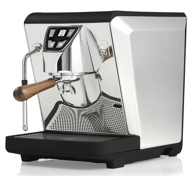 Espresso NUOVA SIMONELLI Oscar Mood nera con collegamento rete idrica
