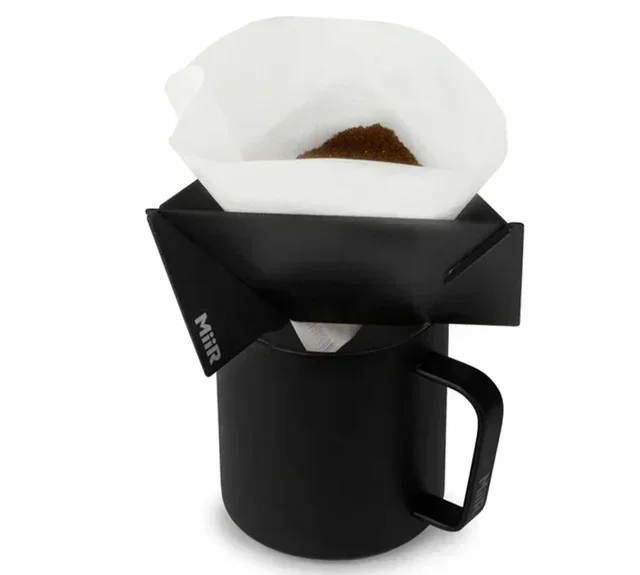 Onderweg koffieset: opvouwbare dripper, thermosbeker en filters
