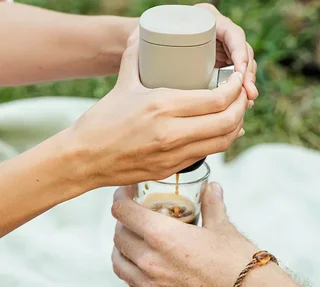 Máquina de café portátil WACACO Minipresso NS2 Beige/Verde pálido