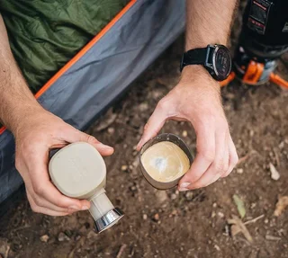 Máquina de café portátil WACACO Minipresso NS2 Beige/Verde pálido