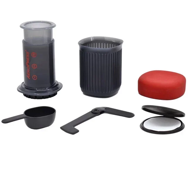 Przenośny ekspres do kawy – AEROPRESS – Aerobie Go.