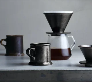 Professioneller konischer Dripper KINTO SCS-S01 schwarzes Porzellan 1-2 Tassen