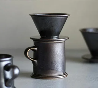 Professioneller konischer Dripper KINTO SCS-S01 schwarzes Porzellan 1-2 Tassen