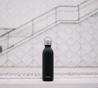 QWETCH Active termosflaske 60 cl - Svart