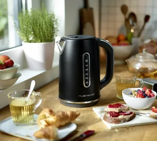 Riviera &amp; Bar Breakfast Set - Expert Toaster QGP69 and MILA Kettle BBT579 in Black