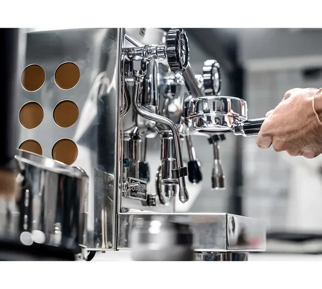 Rocket Espresso Appartamento espressokone kuparinvärinen