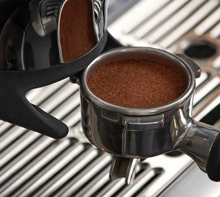 SAGE Barista Express Impress SES876SST4EEU1 havsalt hvit espressomaskin