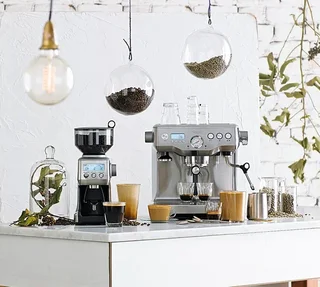 Sage The Dual Boiler SES920BSS4EEU1 -espressokone, harjattu ruostumaton teräsrakenne.