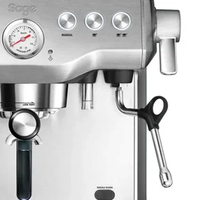 Sage The Dual Boiler SES920BSS4EEU1 -espressokone, harjattu ruostumaton teräsrakenne.