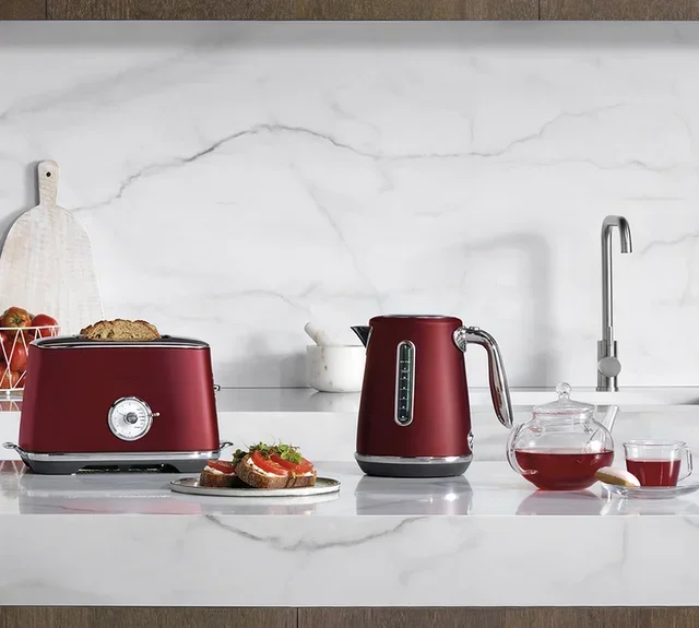 Sage Soft Top Luxe Čajnik 1,7L Crveni Baršun SKE735RVC4EEU1