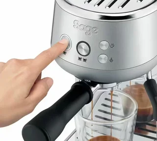 SAGE The Bambino Rozsdamentes Espresszó Gép + BARATZA Encore ESP Fehér Daráló Szett