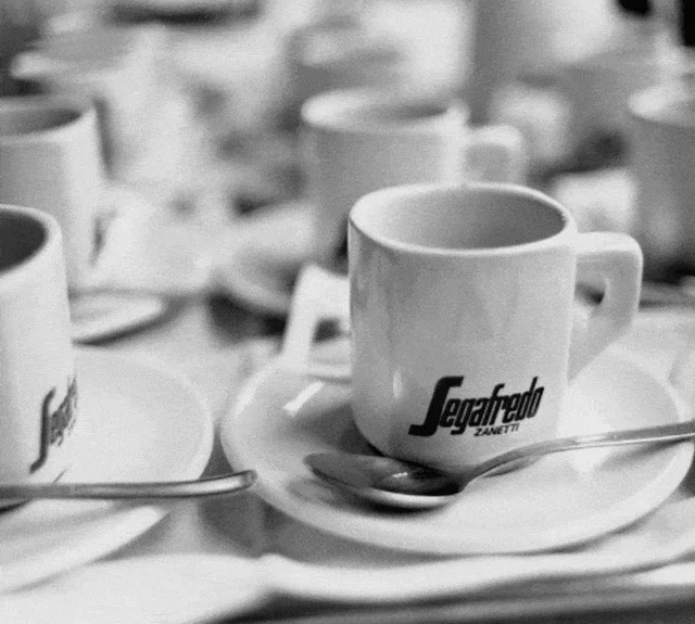 Segafredo Intermezzo - 1 kg Hela Kaffebönor för Professionellt Bruk