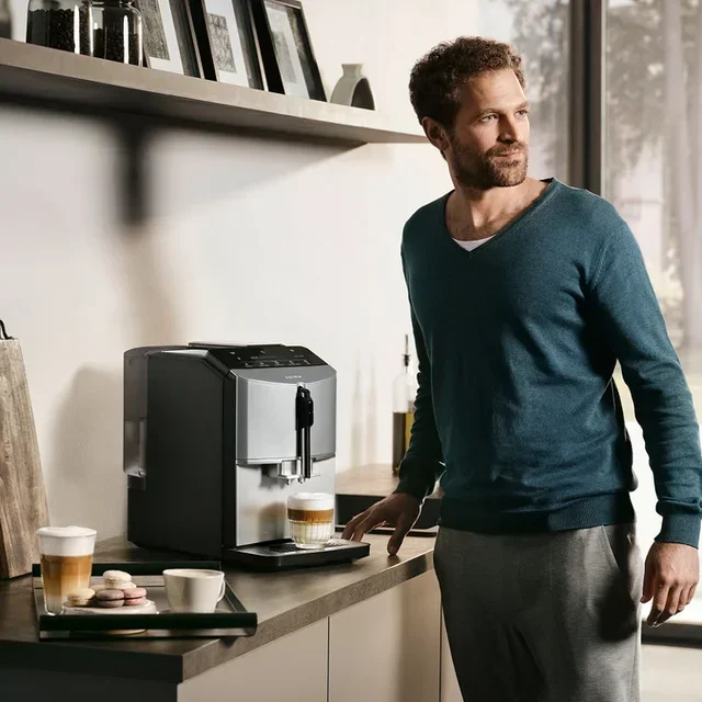 SIEMENS EQ300 Macchina da Caffè Automatica - TF305E04 Acciaio Inox e Titanio Metallizzato