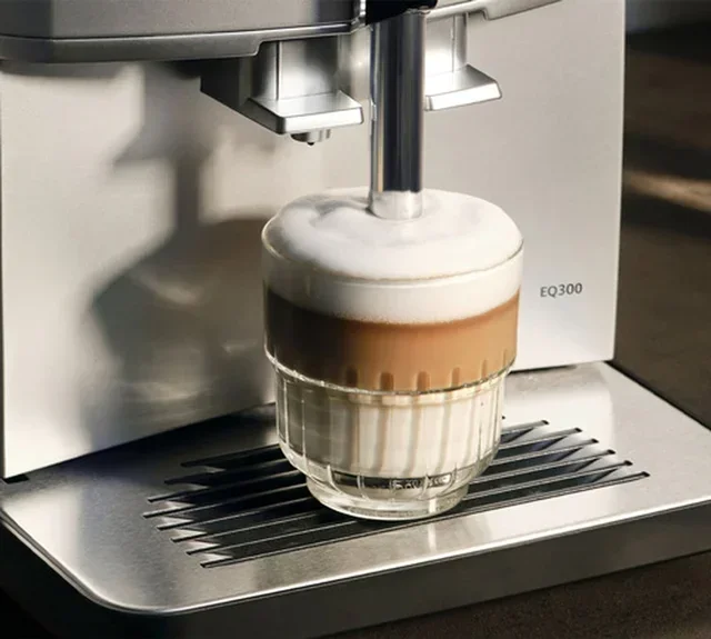 SIEMENS EQ300 Macchina da Caffè Automatica - TF305E04 Acciaio Inox e Titanio Metallizzato