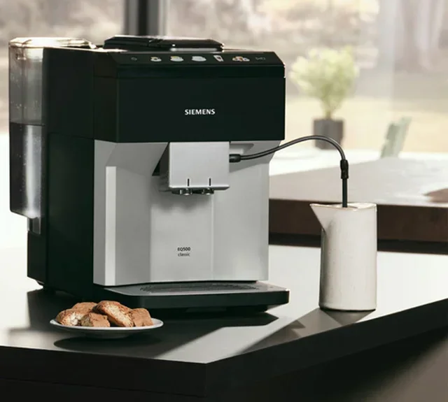 Macchina da caffè espresso Siemens EQ.500 TP515R01, colore argento e nero