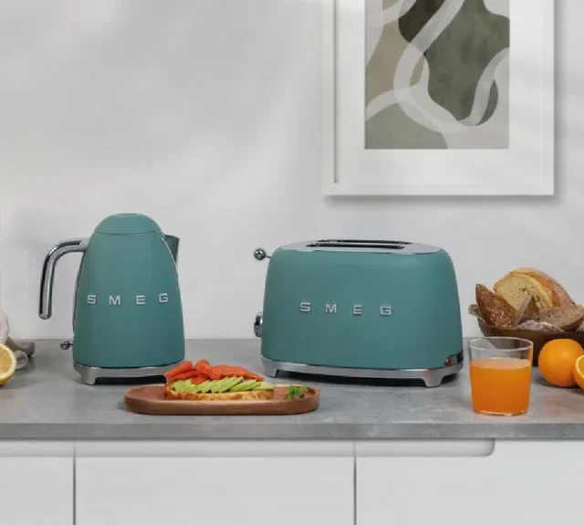 SMEG 2-Slice Toaster TSF01EGMEU Emerald Green Matte