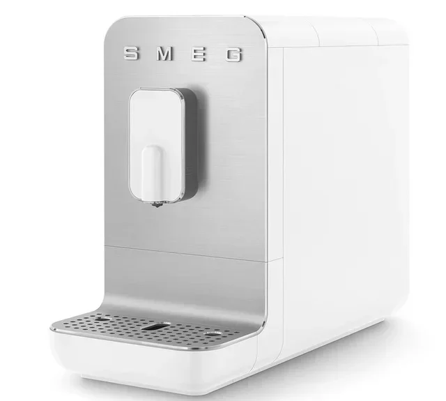 SMEG BCC11WHMEU - Mattavalkoinen espressokeitin jauhavilla pavuilla