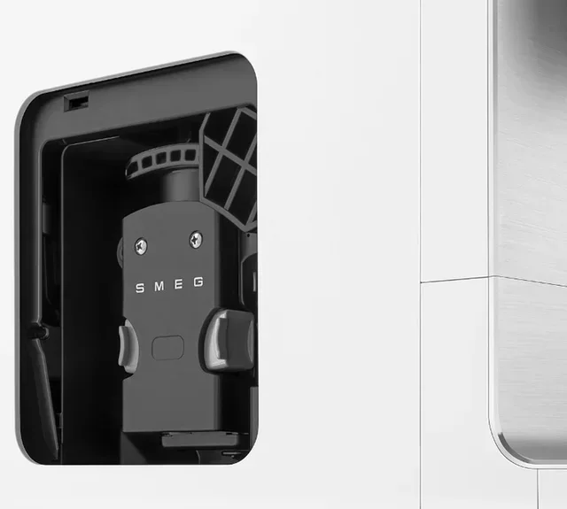 SMEG BCC11WHMEU - Mattavalkoinen espressokeitin jauhavilla pavuilla