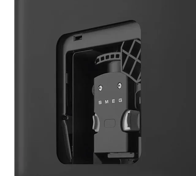 Macchina da caffè automatica SMEG BCC13BLMEU con sistema latte - Nero