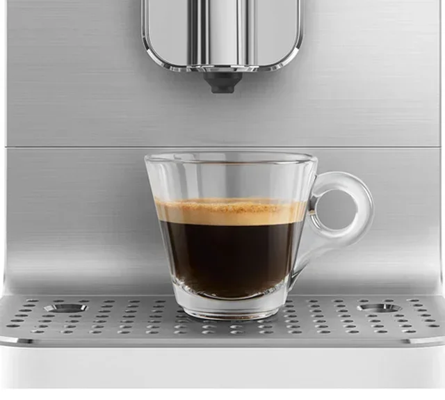 SMEG BCC13WHMEU Máquina de Café Automática com Sistema de Leite - Branco