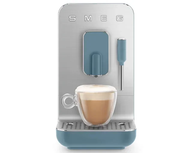 SMEG BCC12SBMEU espresso maskin med kvern og steam – stormblå