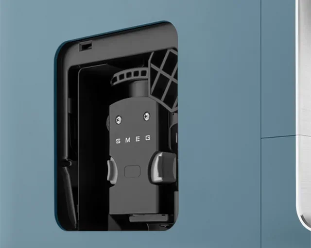 SMEG BCC12SBMEU espresso maskin med kvern og steam – stormblå