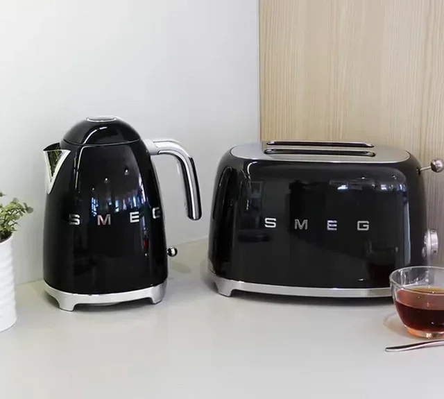 SMEG Black Breakfast Bundle: TSF01BLEU Toaster &amp; KLF03BLEU Kettle