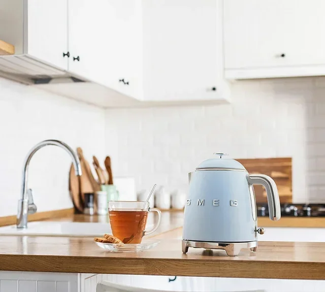 SMEG Breakfast Bundle: TSF01PBEU Toaster &amp; KLF05PBEU Kettle Pastel Blue