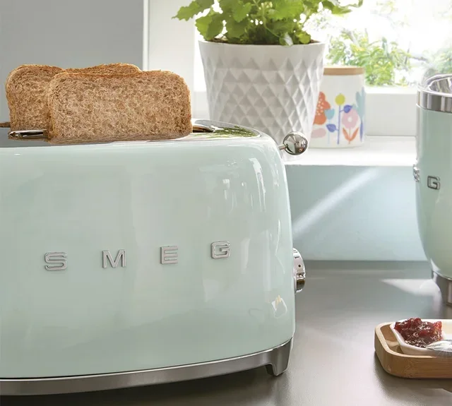 Set Colazione SMEG TSF01PGEU Tostapane + KLF05PGEU Bollitore Verde Acqua