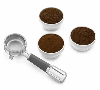 SMEG CGF02SSEU kaffekvern i aluminium, retrodesign fra 1950-tallet.